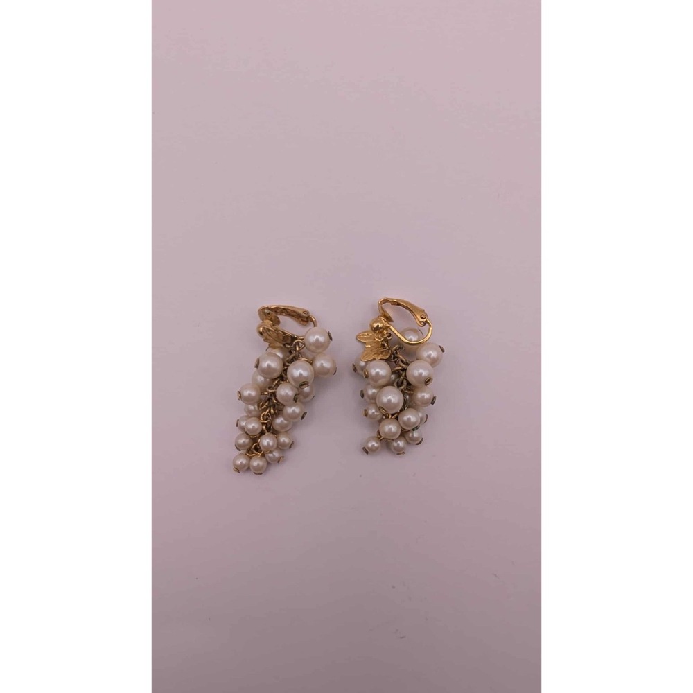 vintage‎ gold toned faux pearl clip-on earrings - Picture 2 of 2